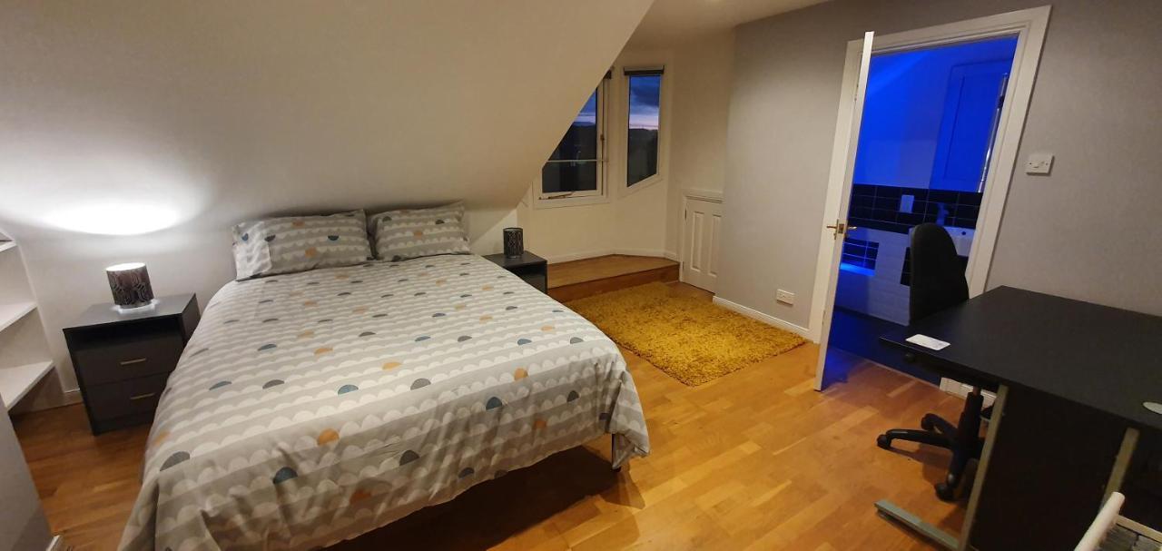 Spacious, Modern 3 Bedroom Luxury Flat In Centre Location Broughty Ferry Dış mekan fotoğraf