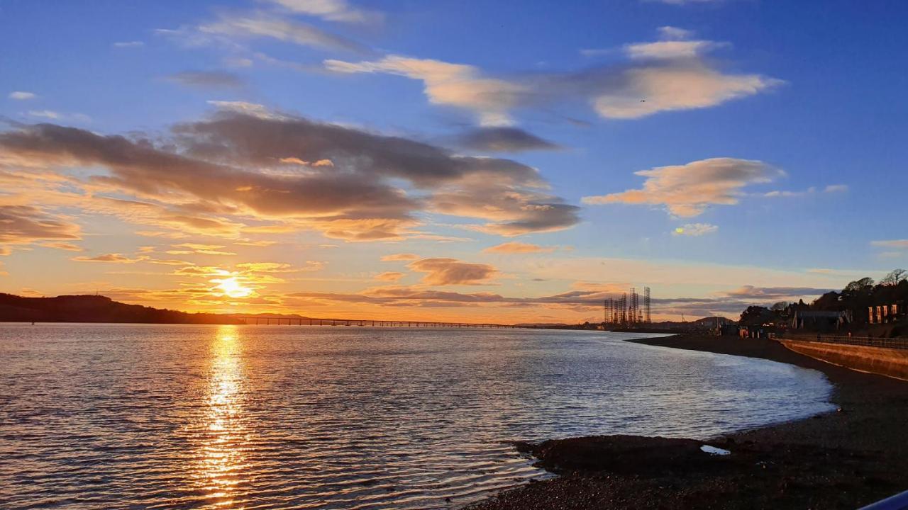 Spacious, Modern 3 Bedroom Luxury Flat In Centre Location Broughty Ferry Dış mekan fotoğraf